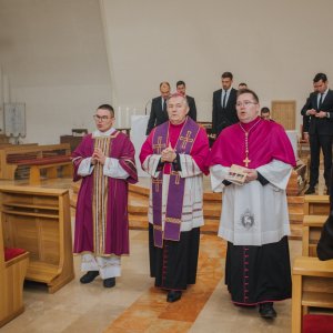 Prijenos_zemnih_ostataka_nadbiskupa-58